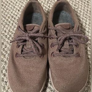 Women’s allbird sneakers